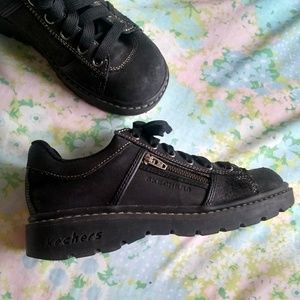 Chunky 90s sneakers 🔥